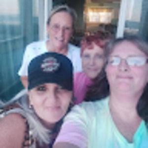 Meet your Posher, Laurie